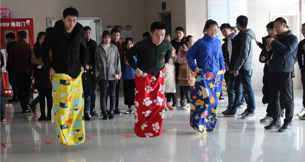 1544670636883183.jpg 配图5 跳出欢乐,跳出青春